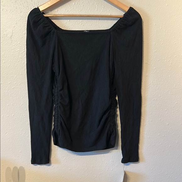 Girls' Black Top - Picture 1 of 7